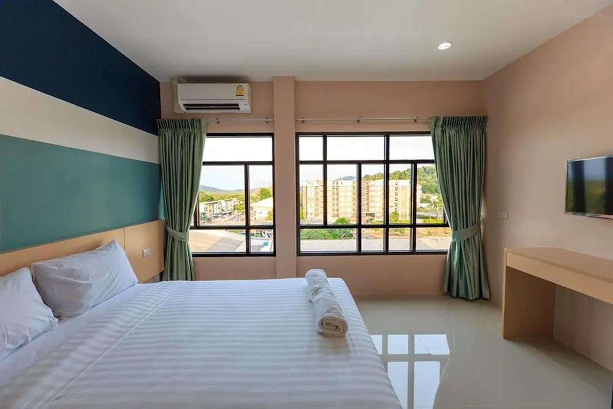 Jj Residence Phuket Town Buitenkant foto