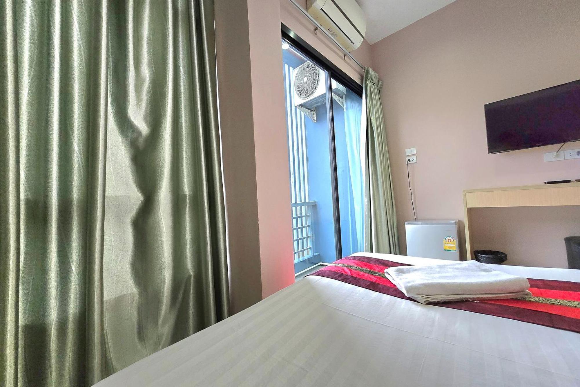 Jj Residence Phuket Town Buitenkant foto