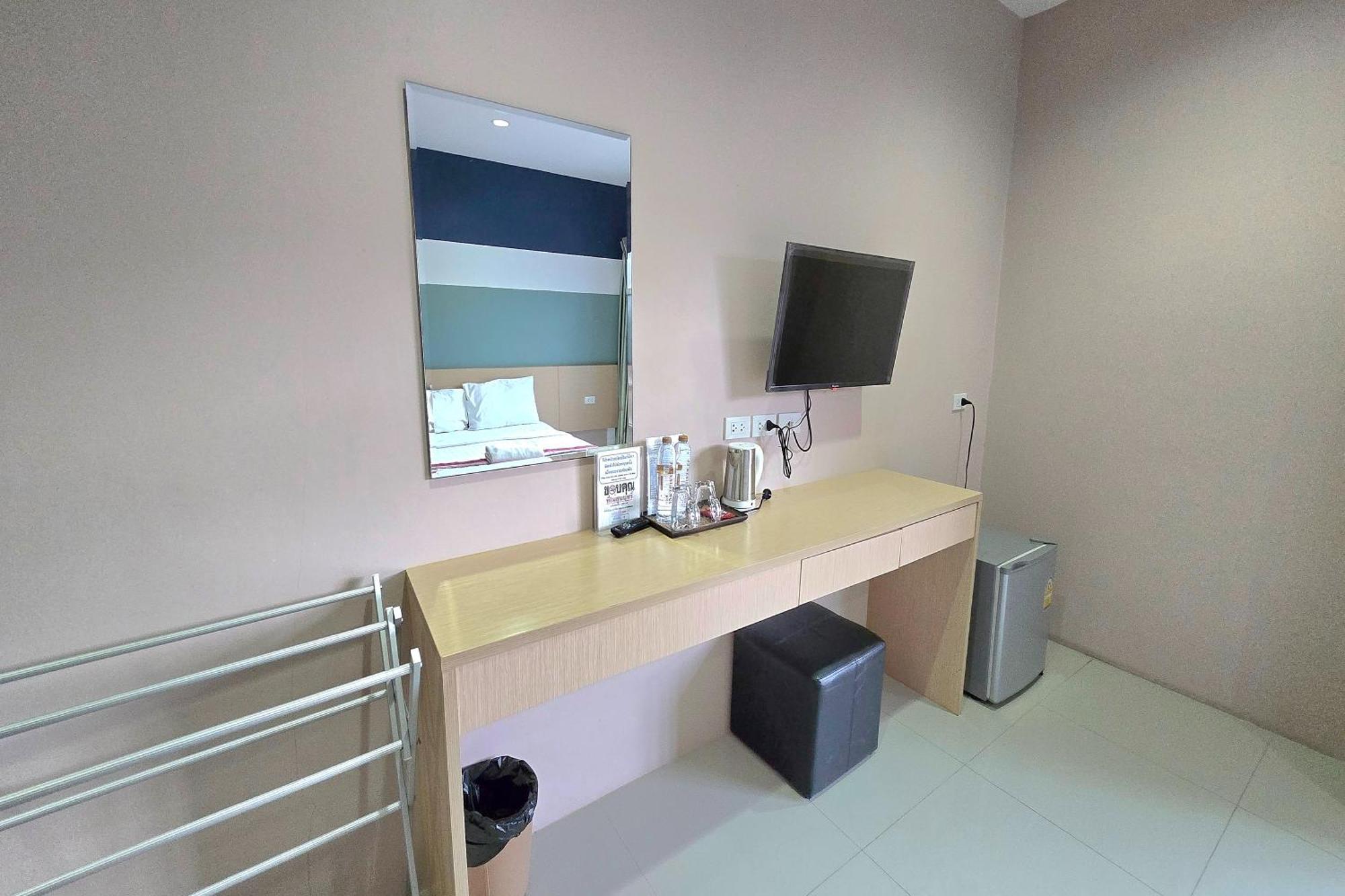 Jj Residence Phuket Town Buitenkant foto